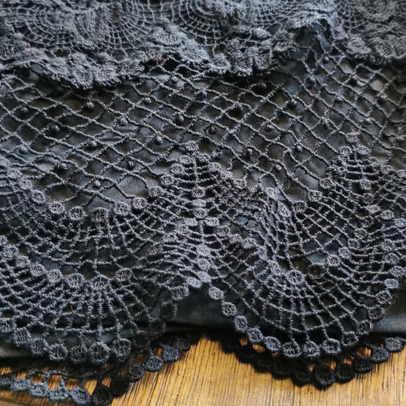 Crochet Scalloped dress - Picture 7 of 7